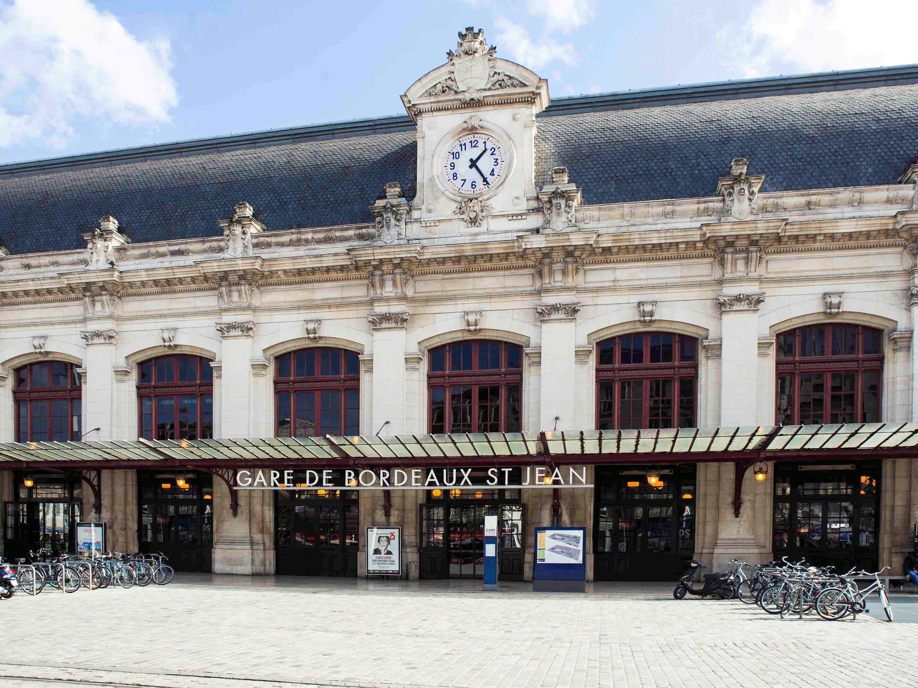 Hôtel ibis Bordeaux Centre Bastide Extérieur photo